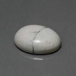 Howlite blanc naturelle coupe ovale, 8,27 ct, opaque