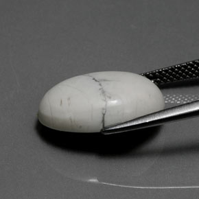 Howlite blanc naturelle coupe ovale, 8,27 ct, opaque