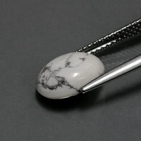Howlite blanc naturelle coupe ovale, 2,41 ct, opaque