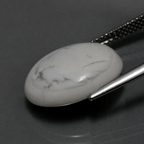 Howlite blanc naturelle coupe ovale, 8,19 ct, opaque