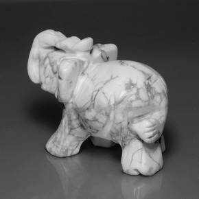 Howlite blanc naturelle forme fantaisie, 342,26 ct, opaque