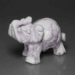 Howlite blanc naturelle forme fantaisie, 342,26 ct, opaque