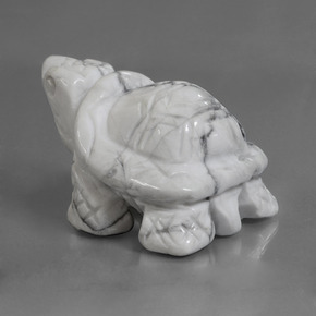 Howlite Blanc grisâtre naturelle Forme fantaisie, 368.10 ct, Opaque