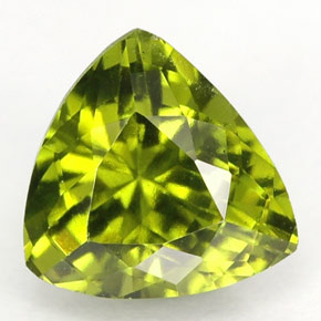 Idocrase vert naturelle trillion, 1,30 ct, VS