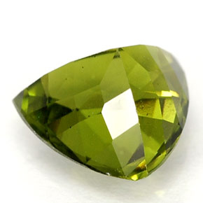 Idocrase vert naturelle trillion, 1,30 ct, VS