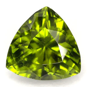 Idocrase Olive verte naturelle Trillion, 1.56 ct, VS