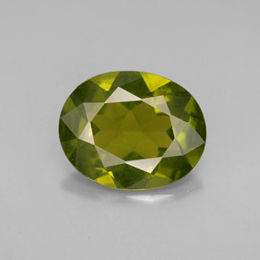 Idocrase vert naturelle coupe ovale, 2,18 ct, VVS-VS