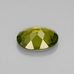 Idocrase vert naturelle coupe ovale, 2,18 ct, VVS-VS