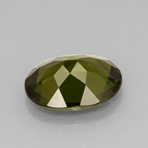 Idocrase Olive verte naturelle Coupe ovale, 3.04 ct, VS