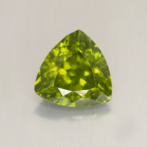 Idocrase Olive verte naturelle Trillion, 1.70 ct, VS-SI