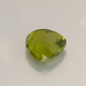 Idocrase vert naturelle trillion, 1,80 ct, VS-SI