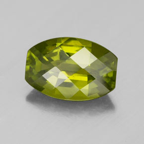 Idocrase Olive verte naturelle Forme fantaisie, 2.10 ct, VS