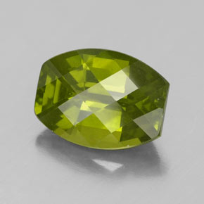 Idocrase vert naturelle forme fantaisie, 2,73 ct, VS
