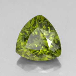 Idocrase Olive verte naturelle Trillion, 2.44 ct, VS-SI
