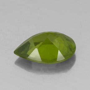 Idocrase vert naturelle en forme de poire, 1,83 ct, VS-SI