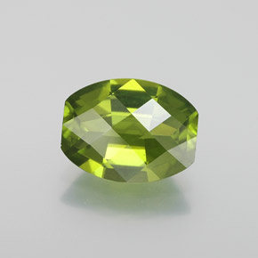 Idocrase Olive verte naturelle Forme fantaisie, 1.89 ct, VS