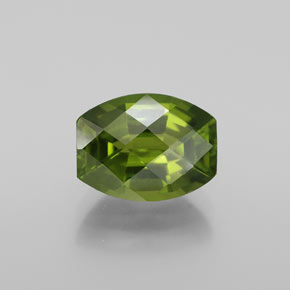 Idocrase Olive verte naturelle Forme fantaisie, 2.27 ct, VVS-VS