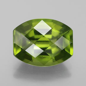Idocrase Olive verte naturelle Forme fantaisie, 3.08 ct, VS