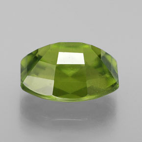 Idocrase Olive verte naturelle Forme fantaisie, 3.08 ct, VS