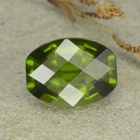 Idocrase Olive verte naturelle Forme fantaisie, 2.57 ct, VVS-VS