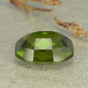 Idocrase Olive verte naturelle Forme fantaisie, 2.57 ct, VVS-VS
