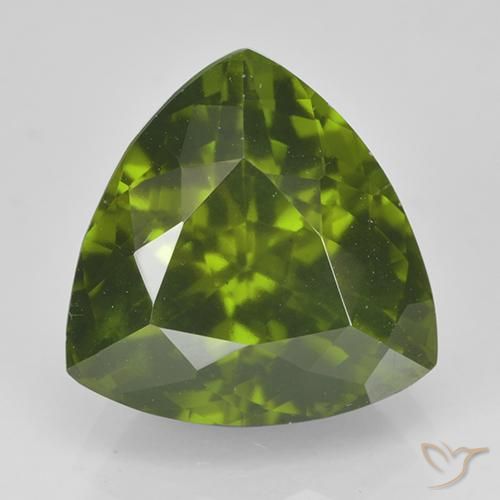 4.47ct Naturel Medium Dark-Green Idocrase, Trillion, VS