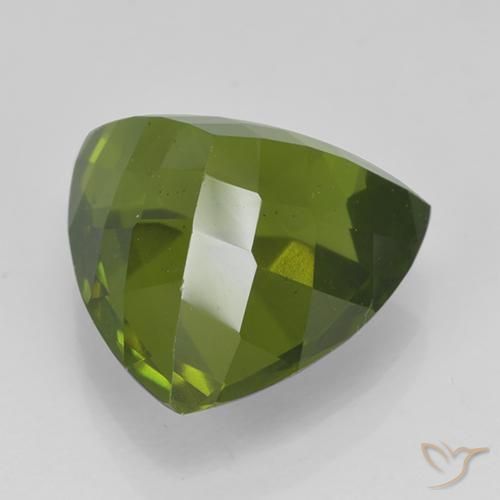 Idocrase Medium Dark-Green naturelle Trillion, 4.47 ct, VS