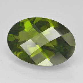 Idocrase Vert moyen-foncé naturelle Coupe ovale, 3.90 ct, VVS-VS