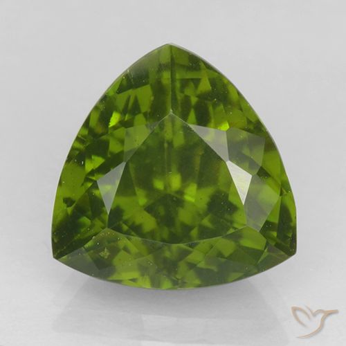 Idocrase Vert moyen naturelle Trillion, 5.16 ct, VS