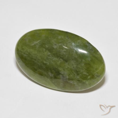 Idocrase Vert terre naturelle ovale, 37.66 ct, Opaque