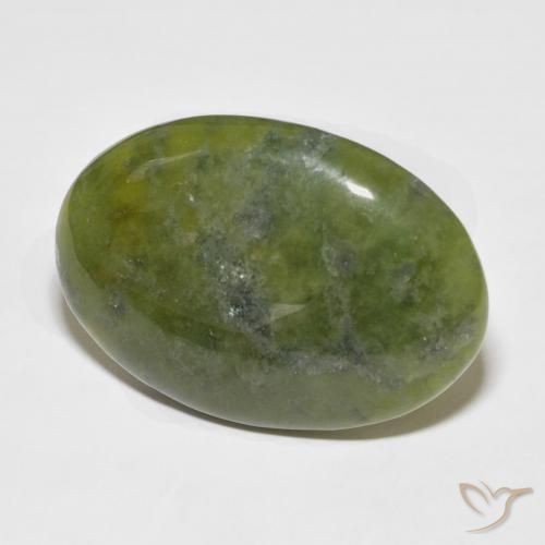 Idocrase Vert moyen naturelle ovale, 41.27 ct, Opaque