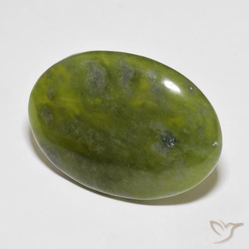 Idocrase Vert moyen naturelle ovale, 39.90 ct, Opaque