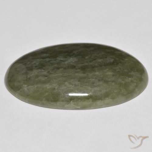Idocrase Vert foncé naturelle ovale, 44.46 ct, Opaque
