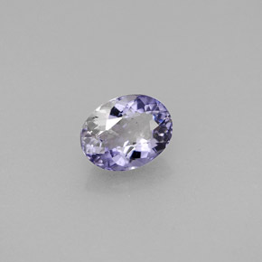Iolite violet naturelle coupe ovale, 0,75 ct, VS