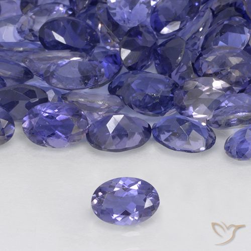 Iolite Bleu argenté naturelle ovale, 0.36 ct, VS