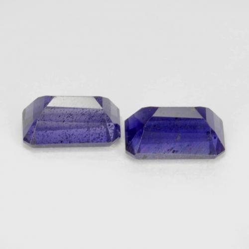 Achetez naturel 0.58ct Pourpre bleuté foncé Iolite gems, Taille émeraude, En provenance Madagascar chez GemSelect. En stock, livraison internationale!