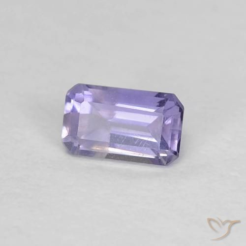 Iolite violet naturelle taille émeraude, 0,28 ct, VS