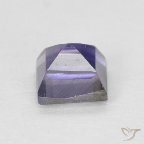 Iolite violet naturelle carré, 0,23 ct, VVS