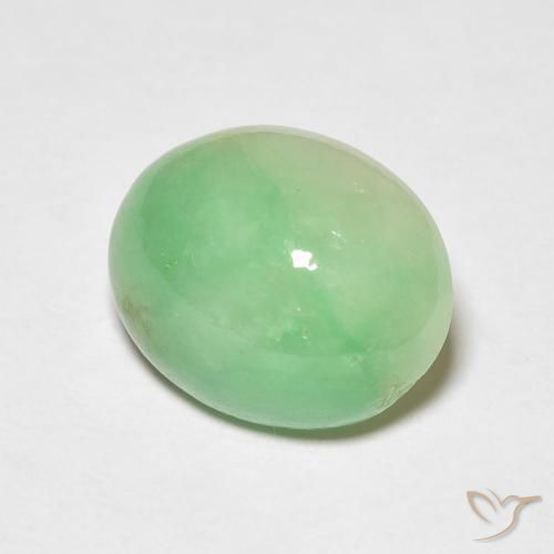 Jade Vert chaud naturelle ovale, 4.36 ct, Opaque