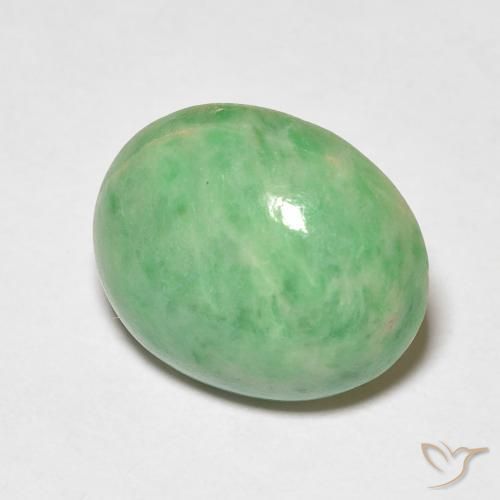 Jade Vert chaud naturelle ovale, 4.83 ct, Opaque