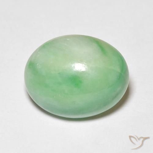 Jade Vert chaud naturelle ovale, 5.09 ct, Opaque