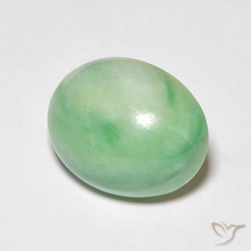 Jade Vert chaud naturelle ovale, 5.09 ct, Opaque