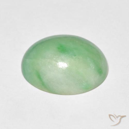 Jade Vert chaud naturelle ovale, 5.09 ct, Opaque