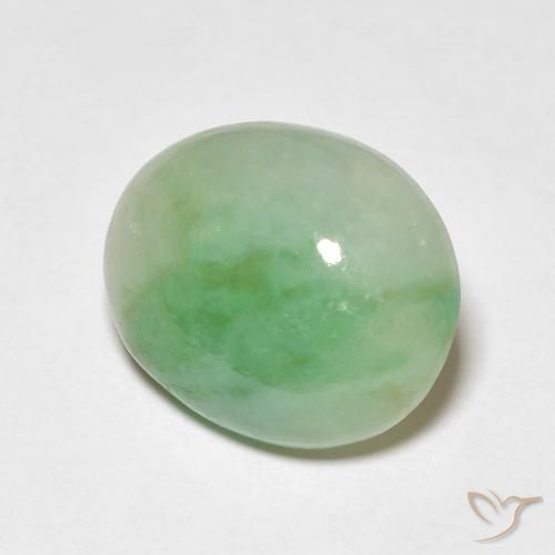 Jade Vert clair naturelle ovale, 4.15 ct, Opaque