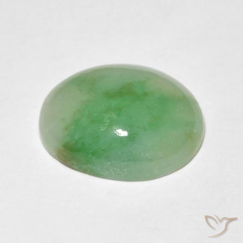 Jade Vert clair naturelle ovale, 4.15 ct, Opaque