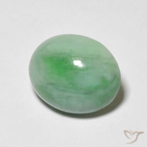 Jade Vert clair naturelle ovale, 4.69 ct, Opaque
