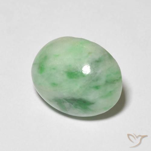 Jade Vert chaud naturelle ovale, 4.38 ct, Opaque