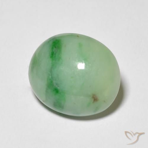 Jade Vert clair naturelle ovale, 4.85 ct, Opaque