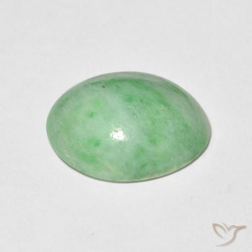 Jade Vert chaud naturelle ovale, 3.88 ct, Opaque