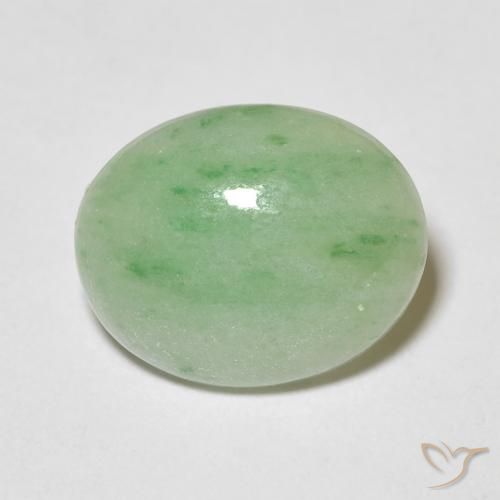 Jade Vert chaud naturelle ovale, 3.83 ct, Opaque